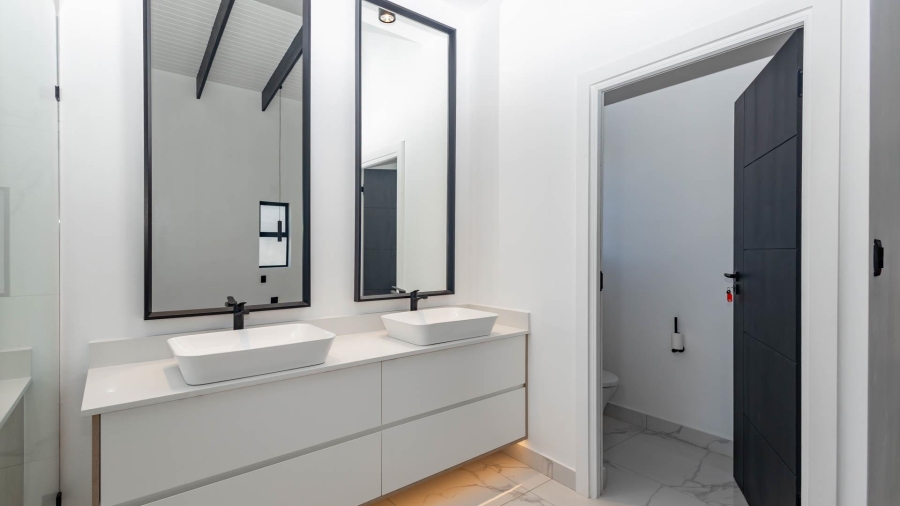 3 Bedroom Property for Sale in Sandown Western Cape